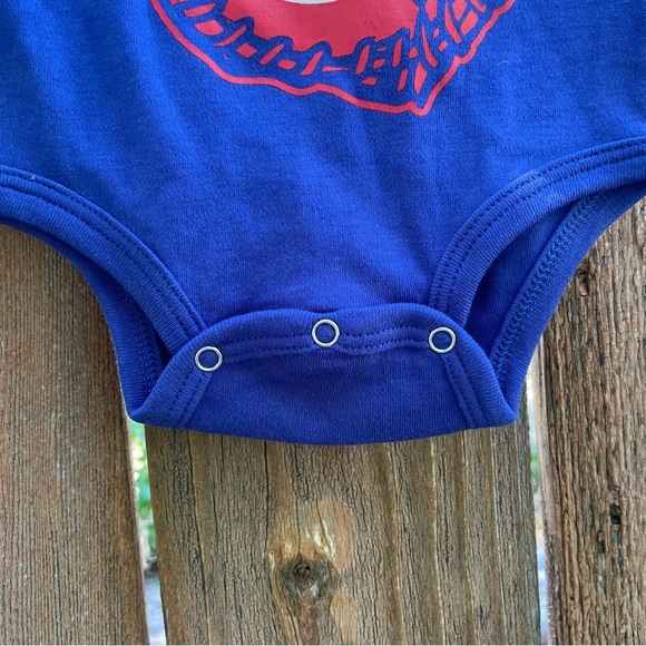 MLB Chicago Cubs Blue Red Baby Onesie Size 0-3 Months - Picture 4 of 6